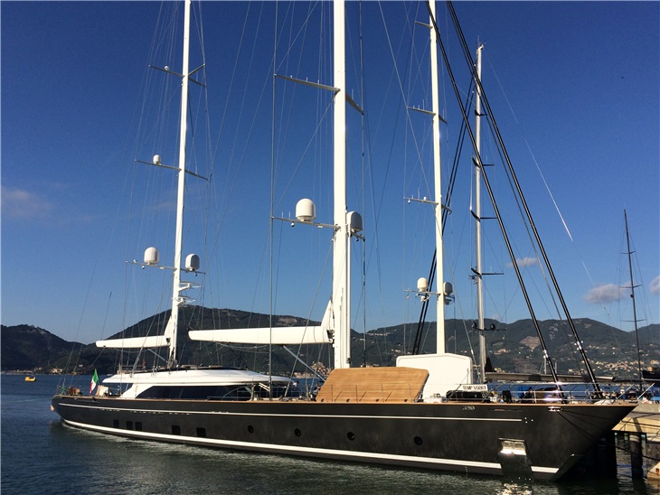 Coussins et canapés d'extérieur pour Sailing Yacht 60 m